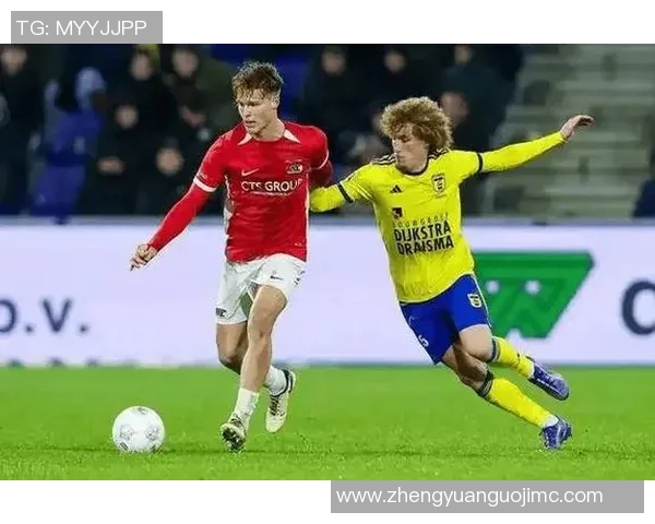 埃因霍温与奥林匹亚科的激烈对决揭示欧洲足球新格局